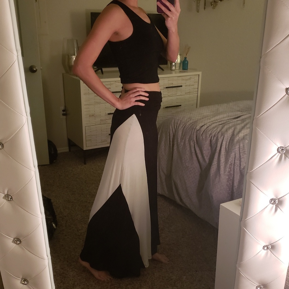 NWOT Black with white chevron stripe maxi skirt